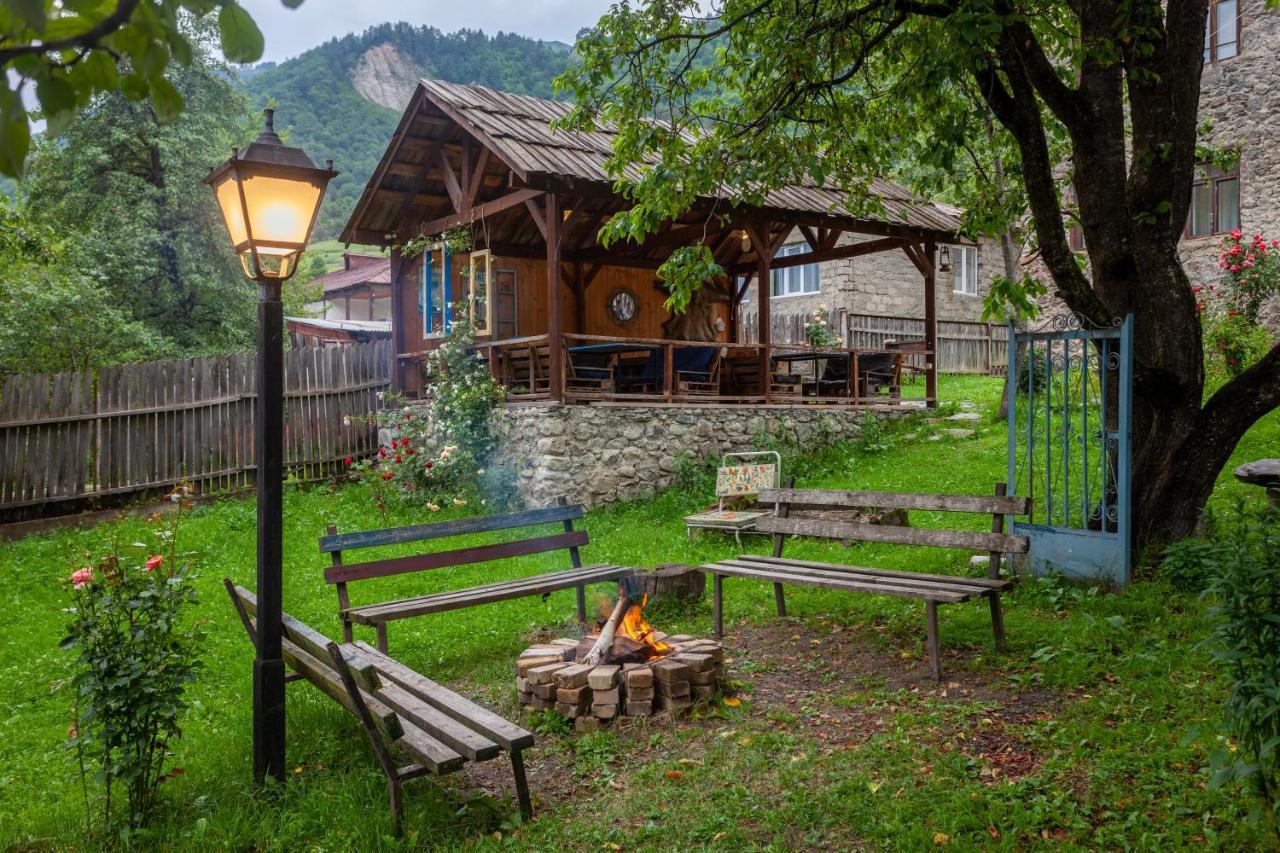 Villa Mestia Hotel Exterior foto